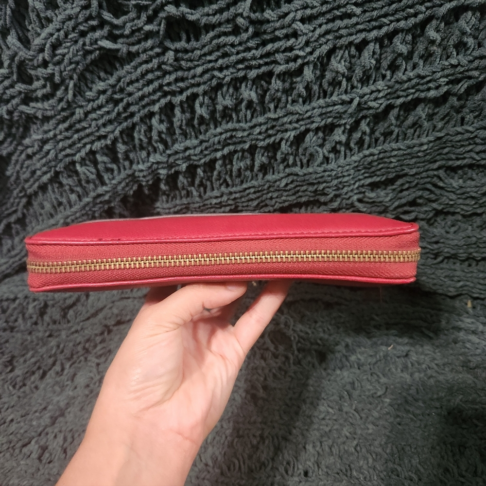 Frye And Co. Red Zip Around Wallet - Picture 3 of 13